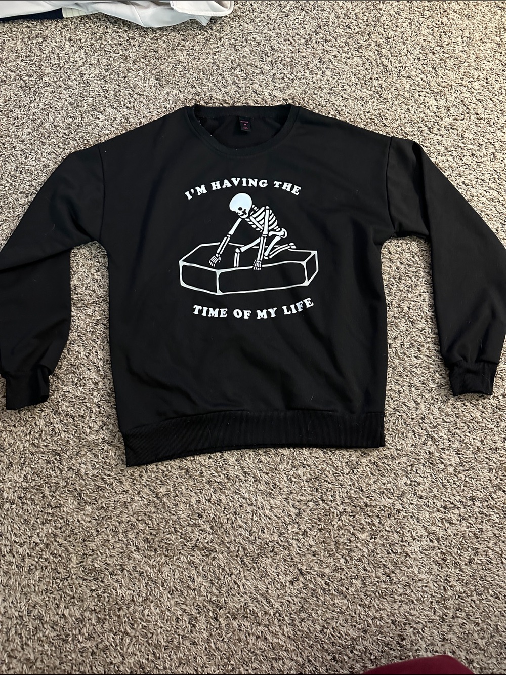 ROMWE Black Crewneck Sweatshirt with White Skeleton Graphic (MRO)